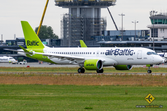 Airbus A220-300